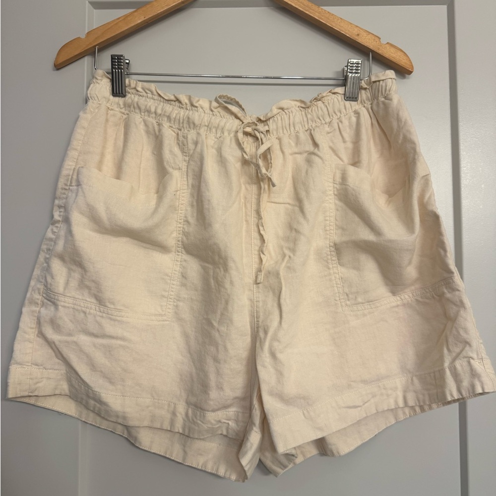Gibson Latimer Cream High Waist Relaxed Linen Shorts